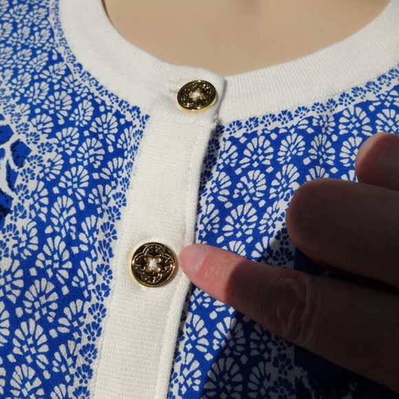 C. Wonder Blue & White Floral Vine Sweater - NWOT - Picture 4 of 7